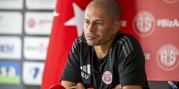 alex-de-souzanin-gelecegi-icin-kritik-toplanti-doktor-ayrilacak-mi-cSScuqfG.jpg