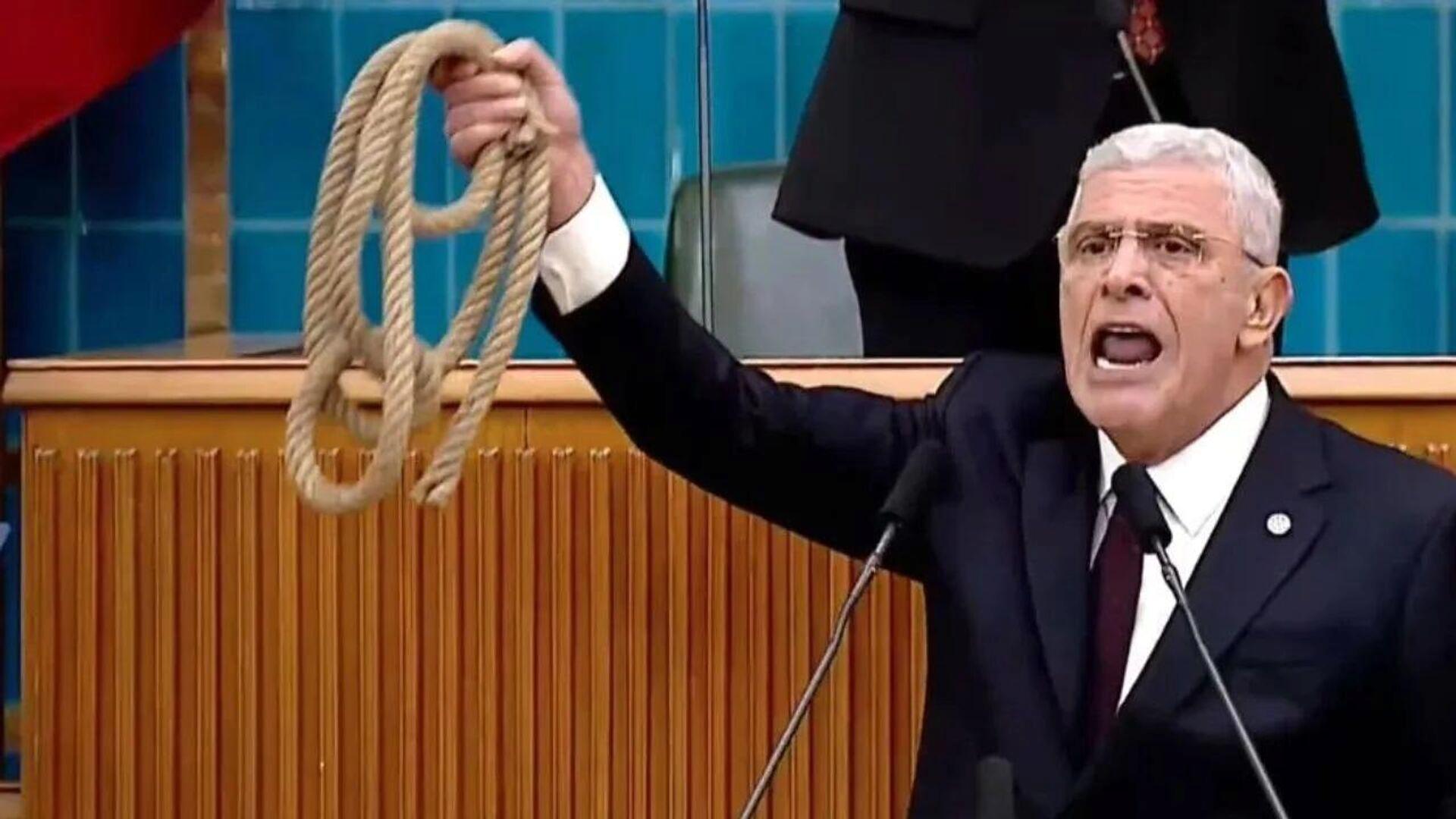 bahceli-mecliste-firlatilan-ipi-istedi-makam-odasina-asacak-aFUbfWYP.jpg