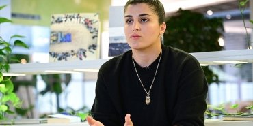 busenaz-surmeneli-ali-koc-en-kucuk-olaylarda-bile-ariyor-w5VM6i8D.jpg