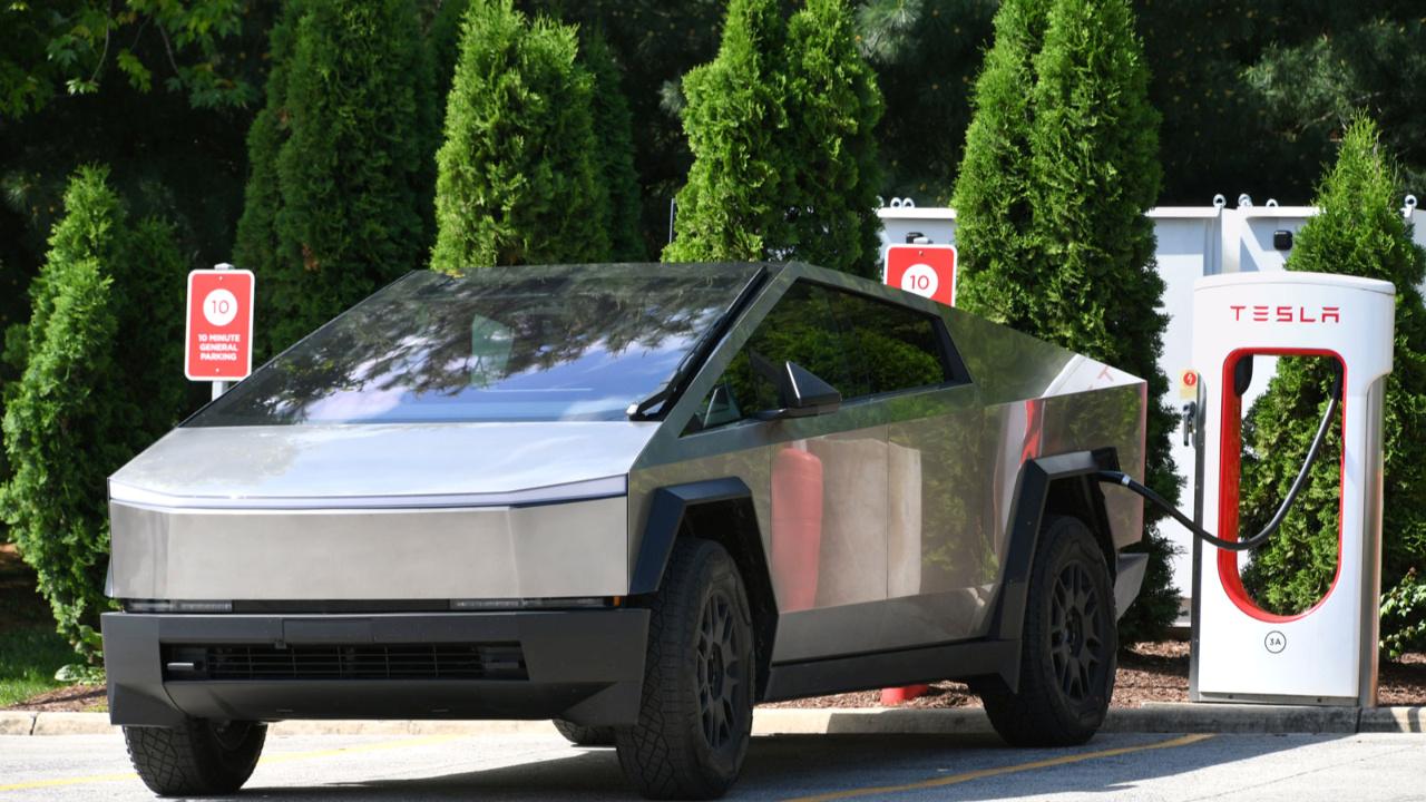 cybertruck-avrupayi-sarsiyor-gelecegin-arac-devrimi-burada-hQ1rLvBf.jpg