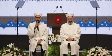 diyanet-isleri-baskani-ali-erbas-29-ekim-ozel-programinda-ataturku-andi-HcjbRWxg.jpg