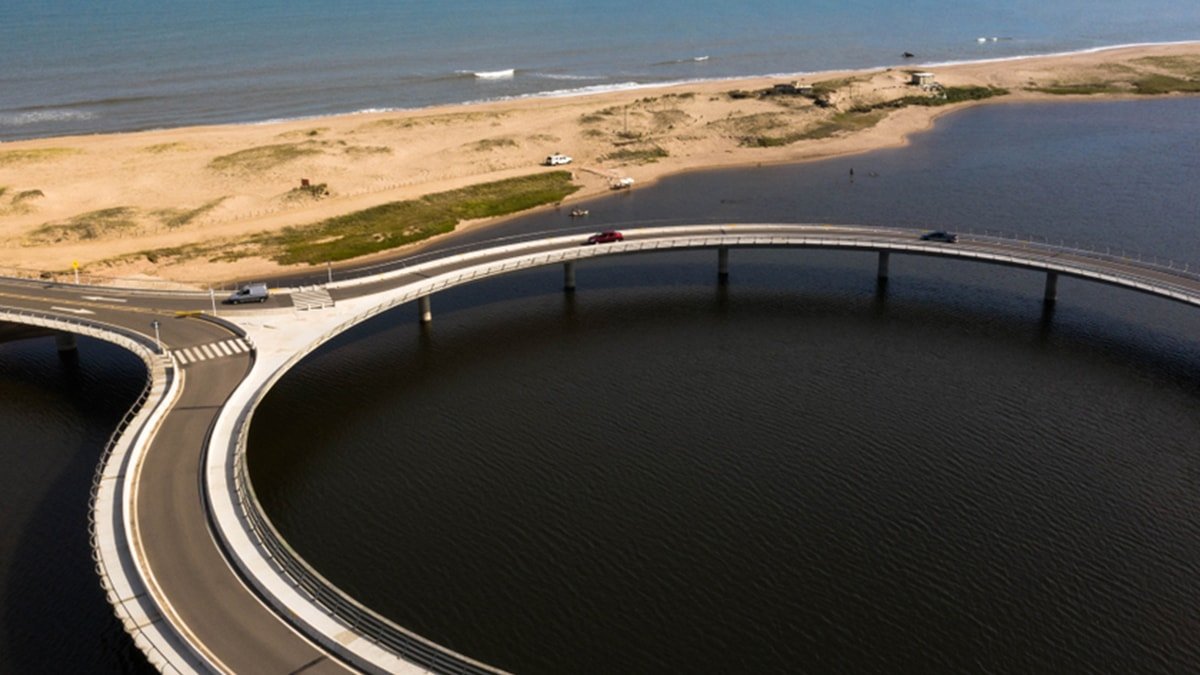 Laguna Garzón Köprüsü: Benzersiz Tasarım ve Ekolojik Duyarlılık