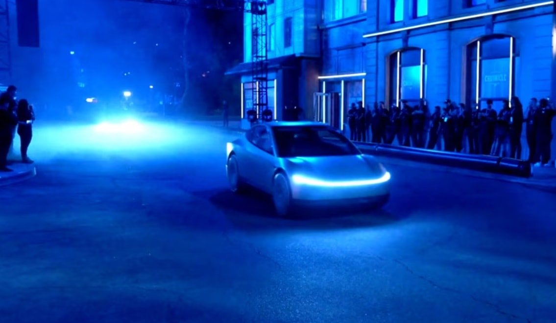 Tesla'nın Yeni Robot Taksisi: Cybercab