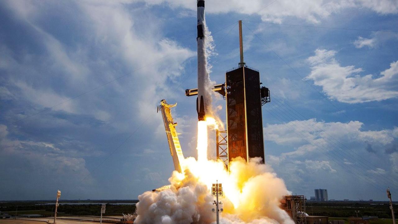elon-muskin-falcon-9-roketinin-ucus-izni-neden-iptal-oldu-gizemli-sebepler-LnRDjjXx.jpg