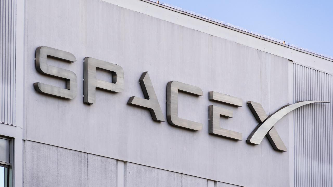 elon-muskin-spacexi-mahkeme-koridorlarinda-siradisi-bir-yolculuk-YZSVBLyT.jpg