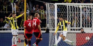 fenerbahce-manchester-macinda-sansi-kaybetti-jLqn64rh.jpg
