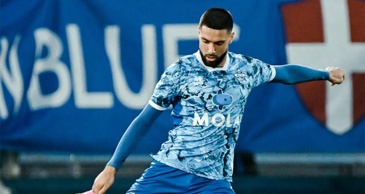 fifa-italyan-futbolcuya-irkcilik-yuzunden-10-mac-cezasi-verdi-gDC7yWhO.jpg