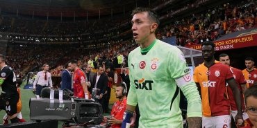 galatasarayda-muslera-donemi-bitiyor-yonetimden-sasirtan-yeni-gorev-teklifi-cVvxJY2E.jpg