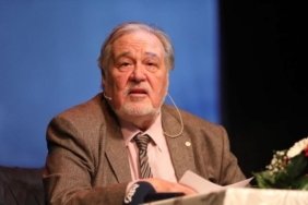 ilber-ortaylinin-genclige-hitabi-kendi-potansiyelinizi-kesfedin-bilgiyle-donanin-diller-arasinda-yolculuk-yapin-ve-dunyayi-gezin-ARn14242.jpg
