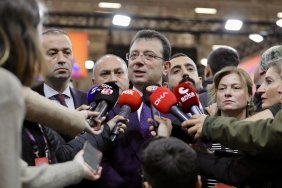 istanbul-buyuksehir-belediye-baskani-imamoglu-caglayan-adliyesine-geldi-sizin-turkiye-yuzyiliniz-bu-mu-6DGMSNXX.jpg