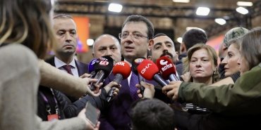 istanbul-buyuksehir-belediye-baskani-imamoglu-caglayan-adliyesine-geldi-sizin-turkiye-yuzyiliniz-bu-mu-6DGMSNXX.jpg