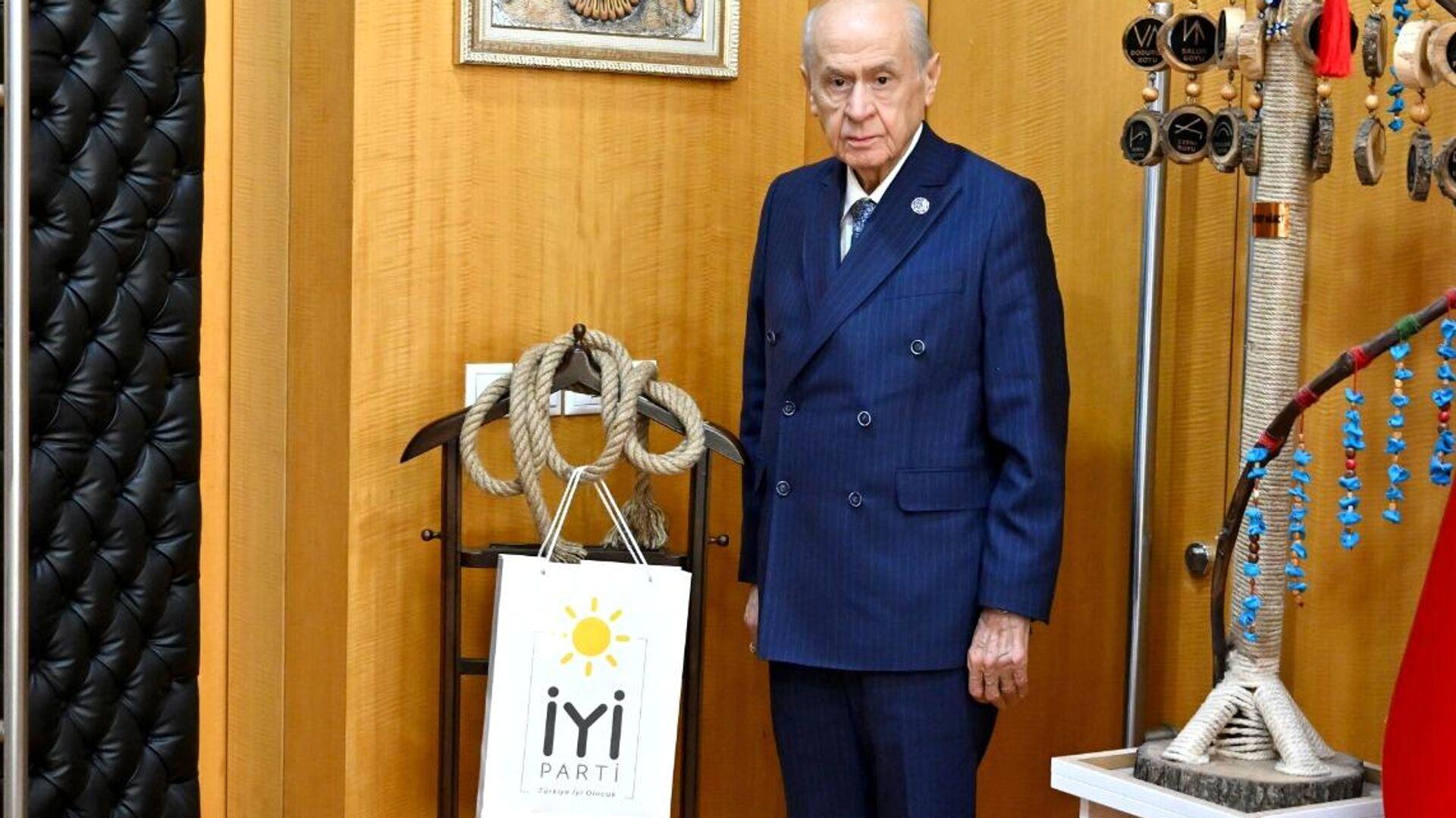 iyi-parti-genel-baskani-dervisoglu-idam-ipi-atmisti-mhp-genel-baskani-bahceli-makam-odasina-asti-X2KXBbOy.jpg