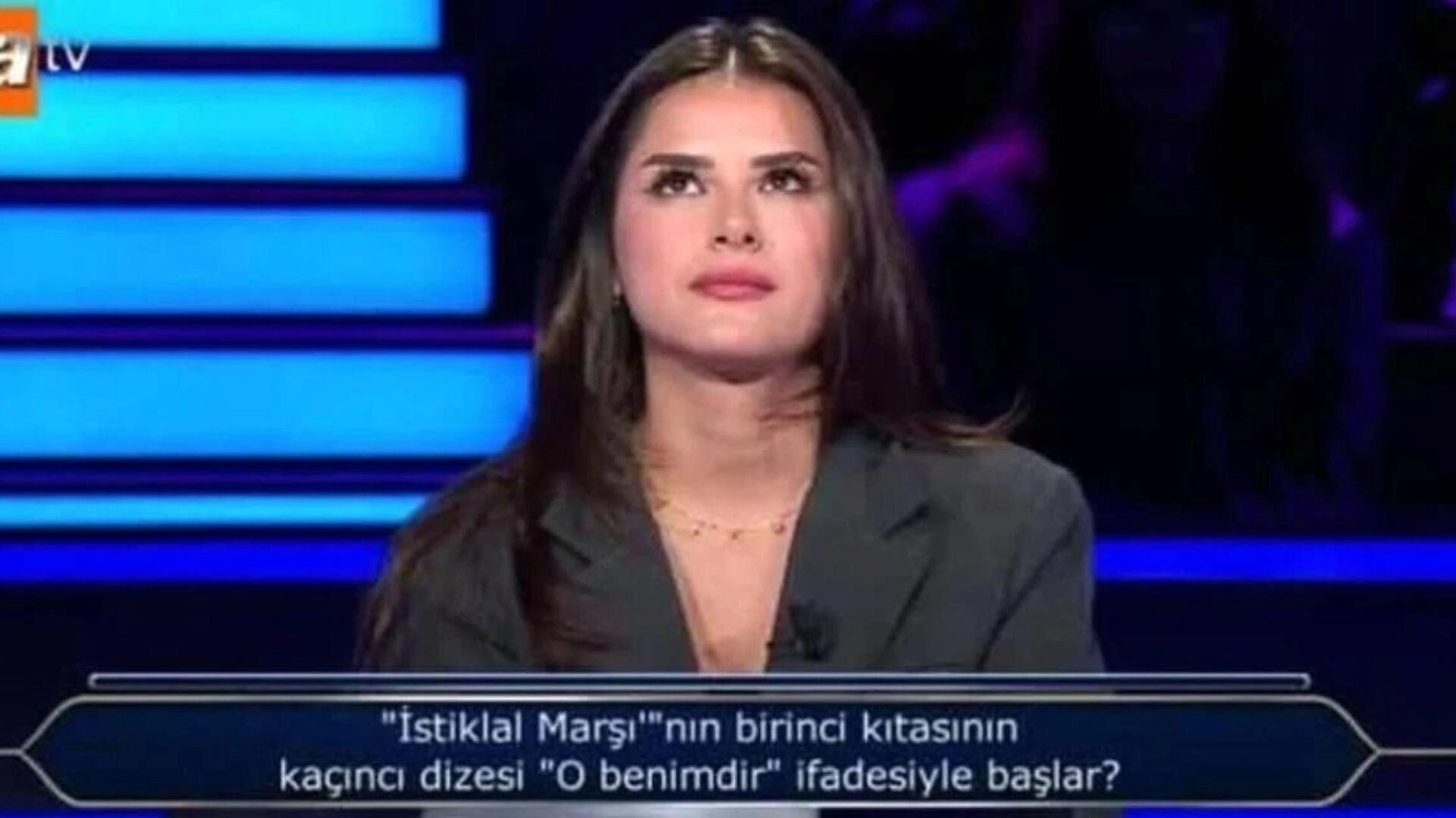 kim-milyoner-olmak-isterde-istiklal-marsi-sorusu-o-benimdir-ve-o-benim-ifadesini-karistirdi-z1uSzBje.jpg