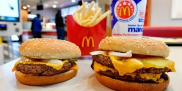 mcdonalds-burgerlerine-gelen-sok-zam-hisse-degerleri-yuzde-10-dustu-k1seLIs3.jpg
