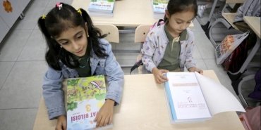 meb-kitap-alimlarini-yardimlasma-fonundan-karsiliyor-UeLn7vXP.jpg