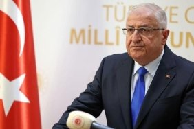 milli-savunma-bakani-guler-turkiye-hicbir-tehdide-asla-boyun-egmemistir-egmeyecektir-1reENOe9.jpg