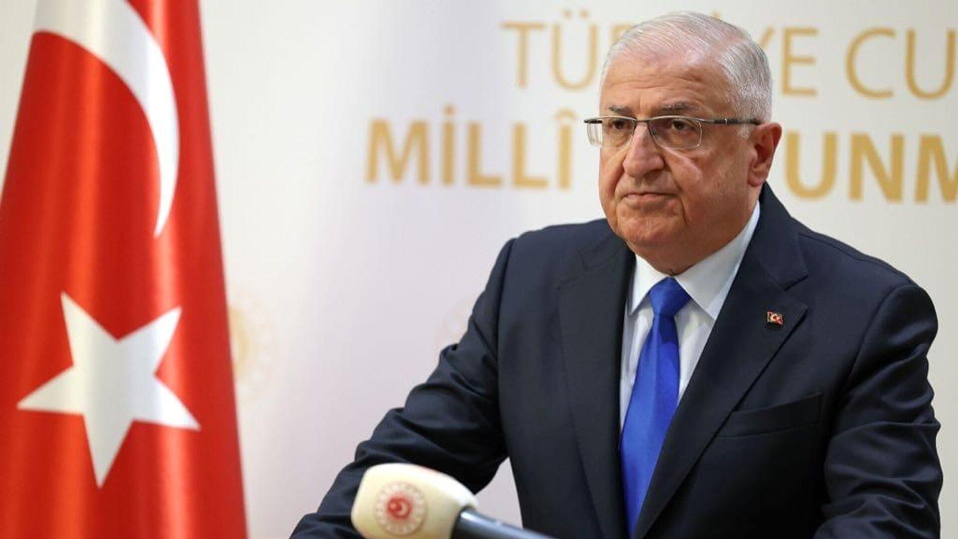 milli-savunma-bakani-guler-turkiye-hicbir-tehdide-asla-boyun-egmemistir-egmeyecektir-1reENOe9.jpg