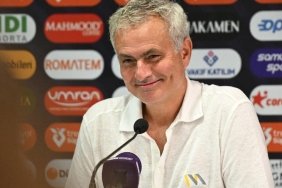 mourinhonun-olay-yaratan-hareketi-avrupa-basininda-sok-etkisi-YDlZgaTj.jpg