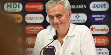 mourinhonun-olay-yaratan-hareketi-avrupa-basininda-sok-etkisi-YDlZgaTj.jpg