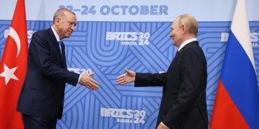 oralli-turkiyenin-rusya-ukrayna-arasinda-arabuluculuk-girisimleri-bati-tarafindan-engelleniyor-nsWAzqSv.jpg