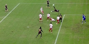 osimhenin-harika-rovesatasi-yer-cekimini-sarsan-an-ukEGIsI1.jpg