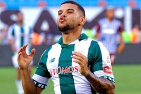 pedrinho-3-gol-ve-1-asistle-takimina-hayat-veren-frikik-ustasi-bq93EVEi.jpg