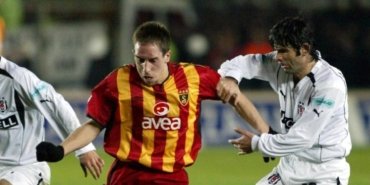 riberynin-ballon-dor-paylasimi-viral-oldu-2013teki-anilari-yeniden-canlandi-RKJTOUwe.jpg