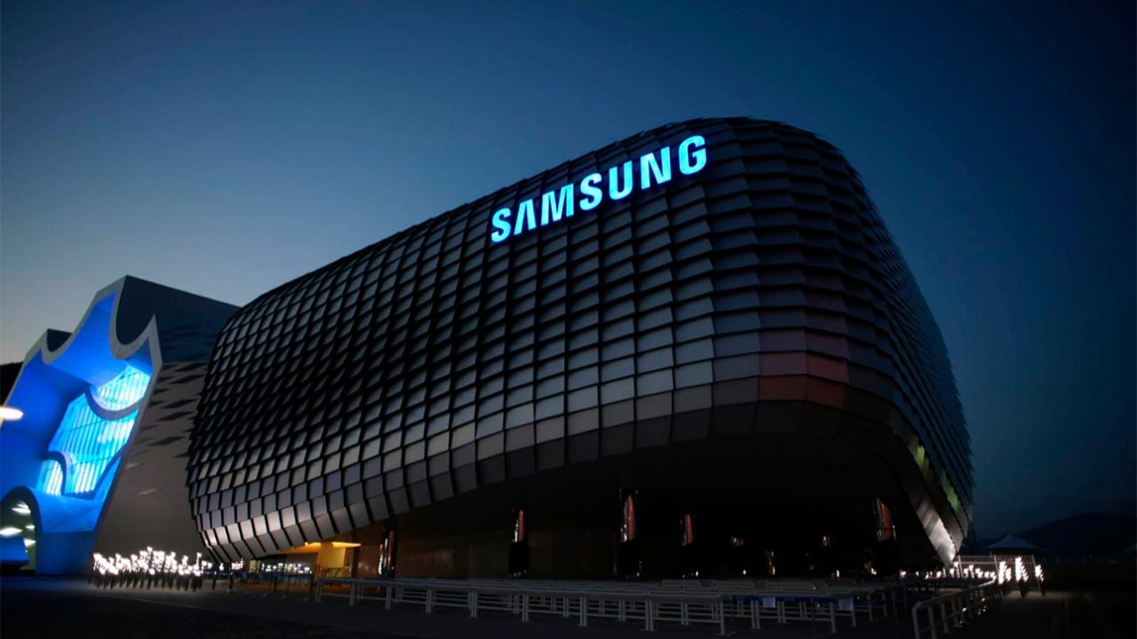 samsungun-katlanabilir-telefon-dunyasinda-yapacagi-surpriz-gelecegin-tasarimi-W4SwOAfL.jpg