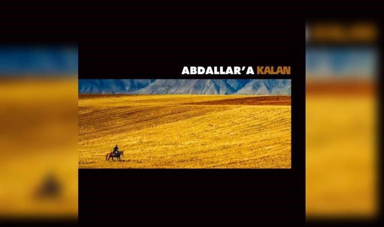 serginin-ikonik-imajlari-vitrindeki-albumler-uzerine-derinlemesine-bir-inceleme-5-ekim-2024-5ziI92Cf.jpg