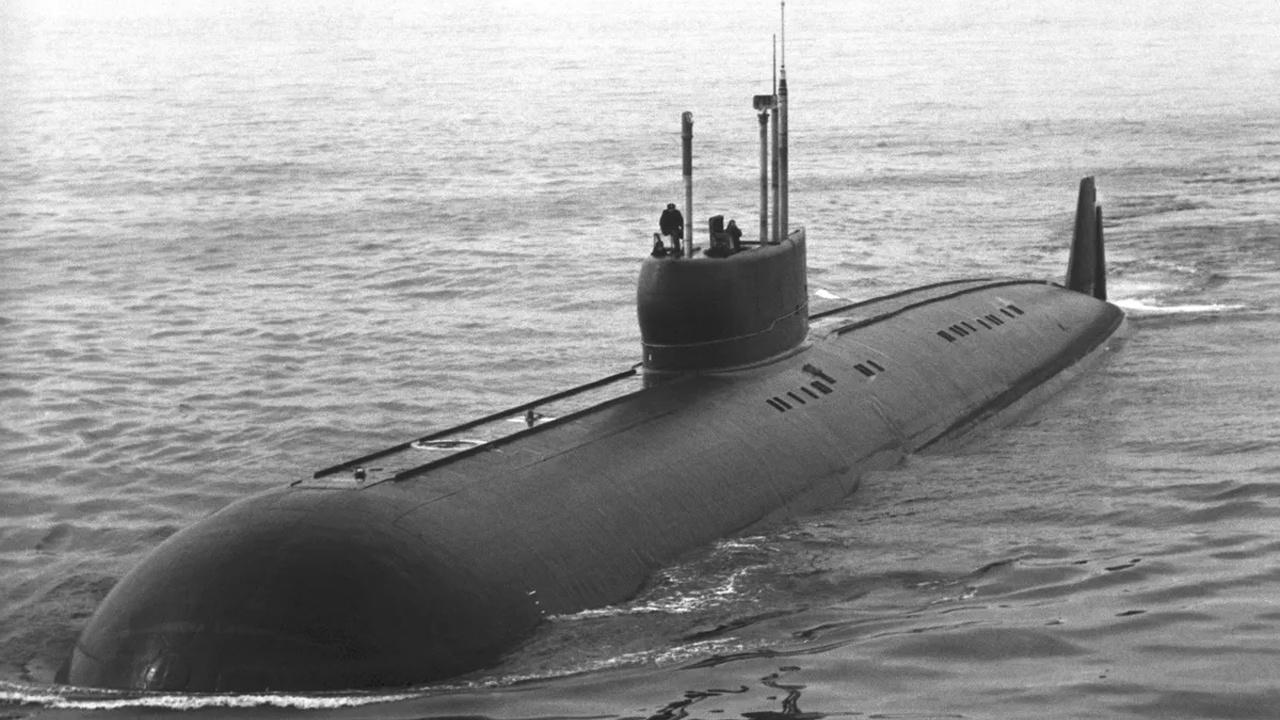 sovyet-k-222-denizaltisi-1958den-beri-hiz-rekorunu-kiran-gizemli-su-alti-canavari-nF5fPR94.jpg