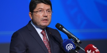 adalet-bakani-tunc-ozgur-ozele-seslendi-sonunuz-chpnin-eski-genel-baskani-gibi-olur-JsY4IbaP.jpg