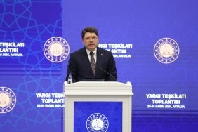 adalet-bakani-yilmaz-tunc-duyurdu-aile-arabuluculuk-sistemigeliyor-Gn37OtIS.jpg