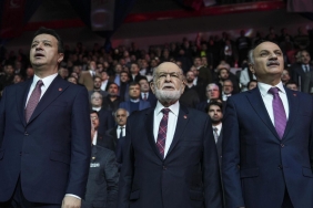 ahmet-hakan-saadet-kongresinde-utanmaz-slogani-atanlarin-vicdani-yok-DxUQJMwj.jpg