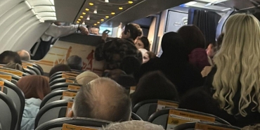 antalya-hamburg-ucusunda-kalp-krizi-panigi-pilot-kuleden-acil-inis-izni-istedi-pGJx9Zvp.jpg