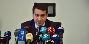 azerbaycan-cumhurbaskani-yardimcisi-haciyev-ab-temcilcisi-borrelli-elestirdi-biz-ve-barbarlar-soylemine-benziyor-D4jMuBvs.jpg