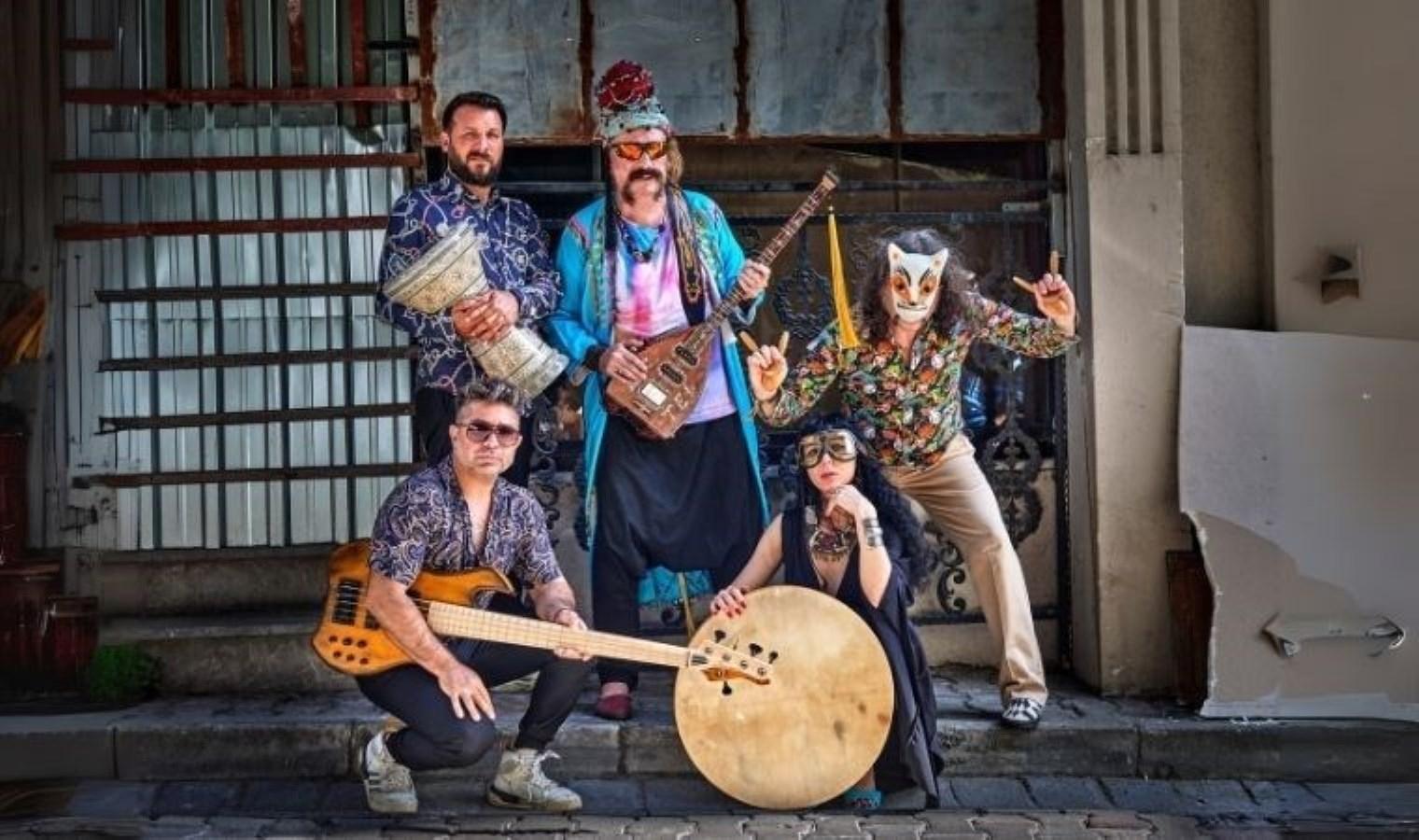 baba-zuladanin-dort-yil-aradan-sonra-gelen-yeni-albumu-istanbul-sokaklarinin-melankolik-notalari-Vg9tw81k.jpg