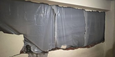 bitisik-binasi-yikilan-apartman-duvarsiz-kaldi-sizin-binayi-yapan-muteahhit-buraya-duvar-ormemis-vgQ7X7sl.jpg