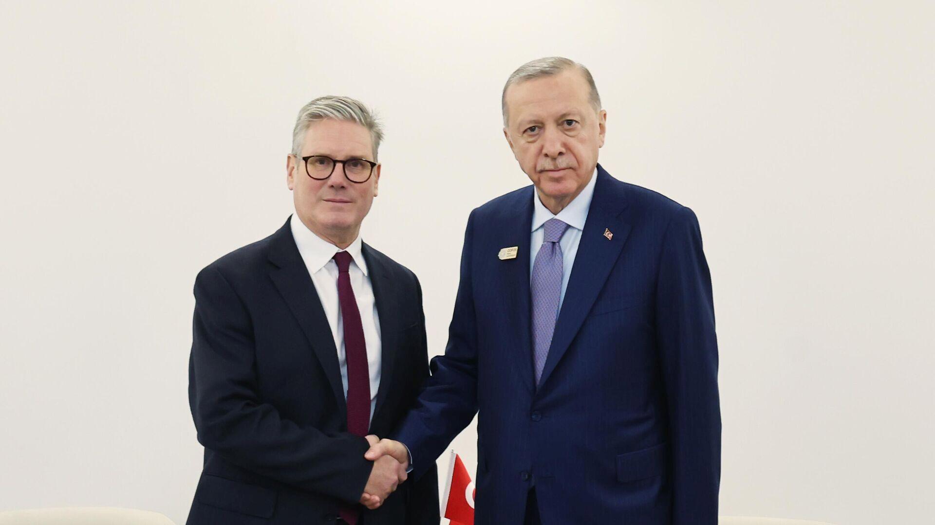 cumhurbaskani-erdogan-bakude-ingiltere-basbakani-starmeri-kabul-etti-VCQyj8u1.jpg