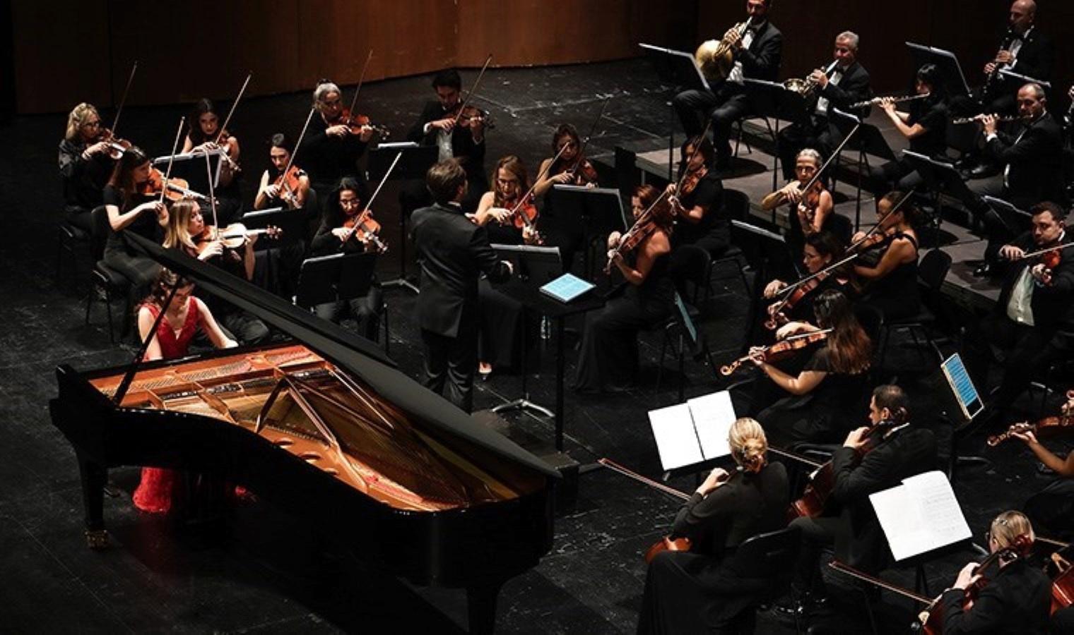 cumhuriyet-bayrami-coskusunun-melodileri-konserlerle-zenginlesen-kutlama-donemi-8XFRwsMp.jpg