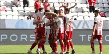 devlerin-mucadelesinde-alexin-zaferi-DVKfER4K.jpg