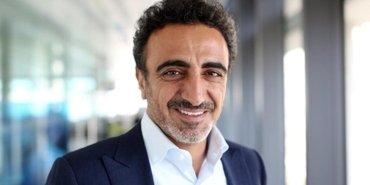 dunyanin-en-guclu-is-insanlari-listesinde-tek-turk-erzincanli-hamdinin-e-mail-ile-baslayan-olaganustu-yukselisi-jbc9DSib.jpg