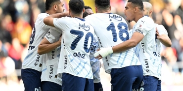 fenerbahce-kayseride-8-golle-sampiyonluk-kutladi-aijWfpJO.jpg
