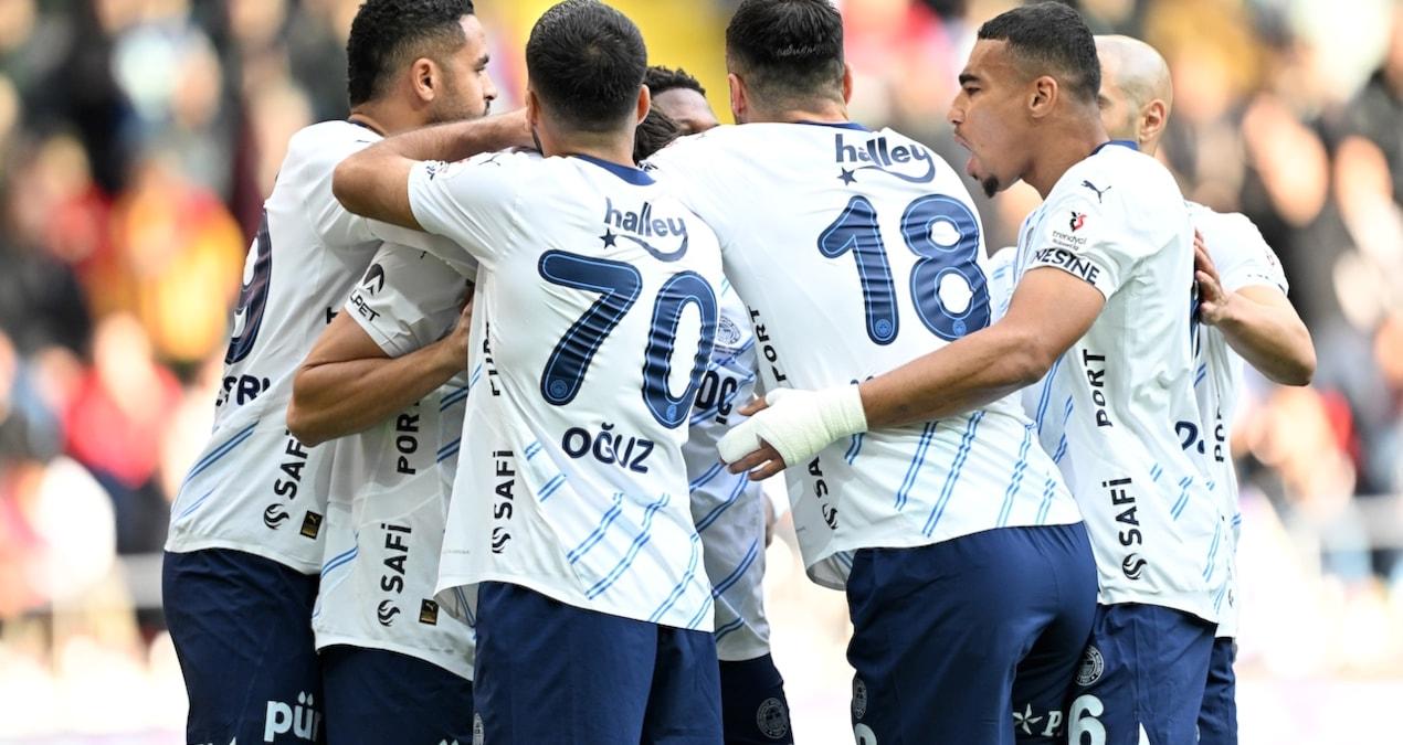 fenerbahce-kayseride-8-golle-sampiyonluk-kutladi-aijWfpJO.jpg