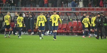 fenerbahcenin-az-alkmaara-karsi-aldigi-yenilginin-9-nedeni-gC49RuEn.jpg
