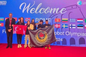 fibonacci-uluslararasi-robot-olimpiyatlari-2024-turk-ogrencilerin-odulle-taclandigi-basari-hikayesi-ELnMHXIR.jpg
