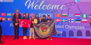 fibonacci-uluslararasi-robot-olimpiyatlari-2024-turk-ogrencilerin-odulle-taclandigi-basari-hikayesi-ELnMHXIR.jpg