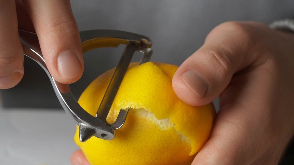 Gece Başucunuzda Limon Bulundurmanın 5 Nedeni