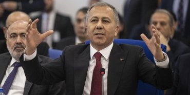 icisleri-bakani-yerlikayadan-gerginlik-sonrasi-ilk-aciklama-demokrasimizin-seviyesini-korumamiz-lazim-efrdtw84.jpg