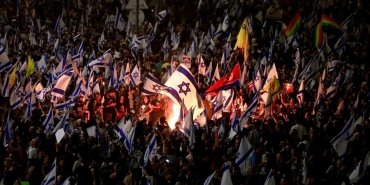 israilde-buyuk-bir-kaos-vatandaslar-sokaklara-indi-mlSgNOJH.jpg