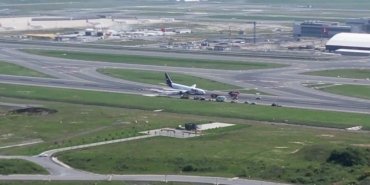 istanbulda-lodos-etkili-oluyor-ucaklar-havada-tur-atarken-trafik-yogunlugu-yuzde-80e-yaklasti-pSPXaMyY.jpg